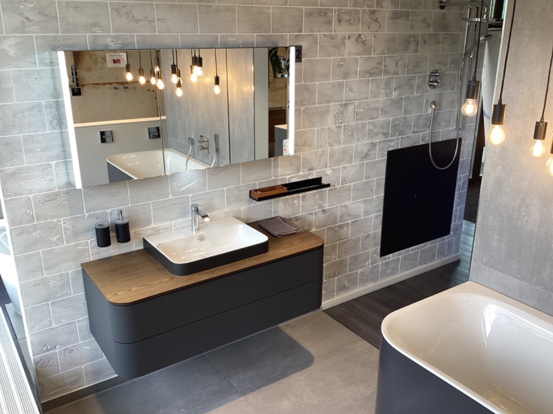Bild von Koje 12 Badezimmer mit abgerundeten Designlösungen