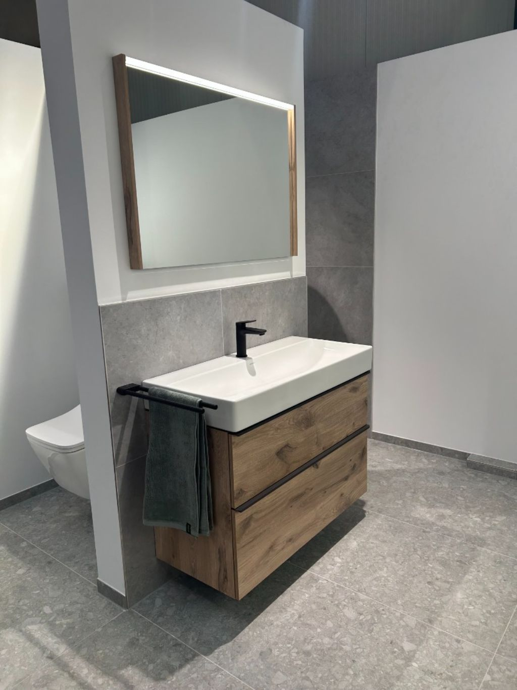 Bild von Koje 4 Liv mit schwarzen Armaturen