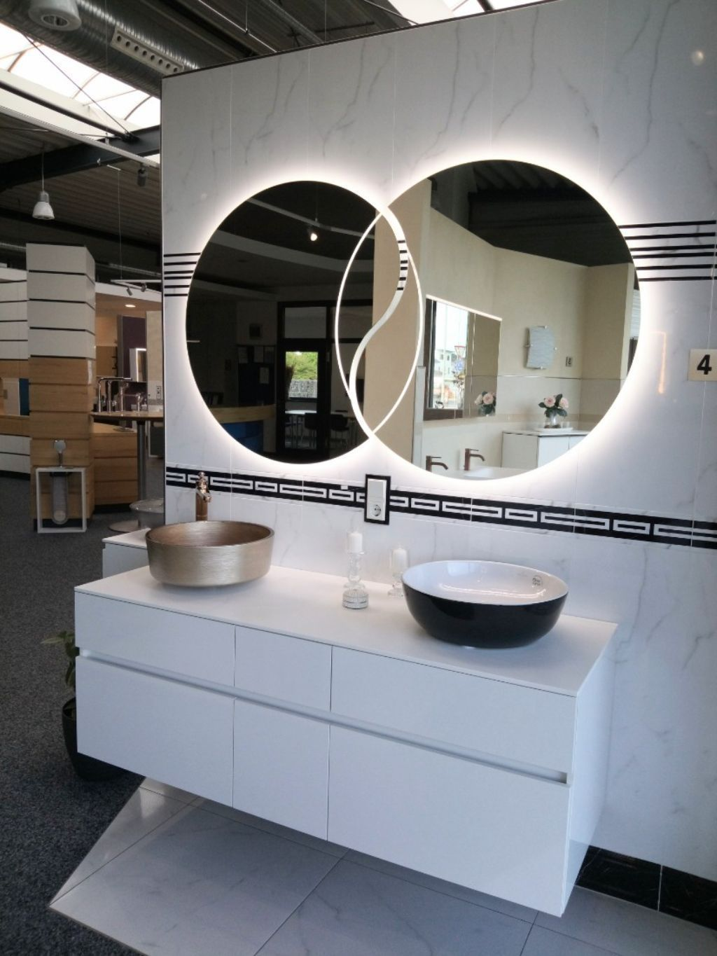 Bild von Koje 4 - Selection 300 Badewanne