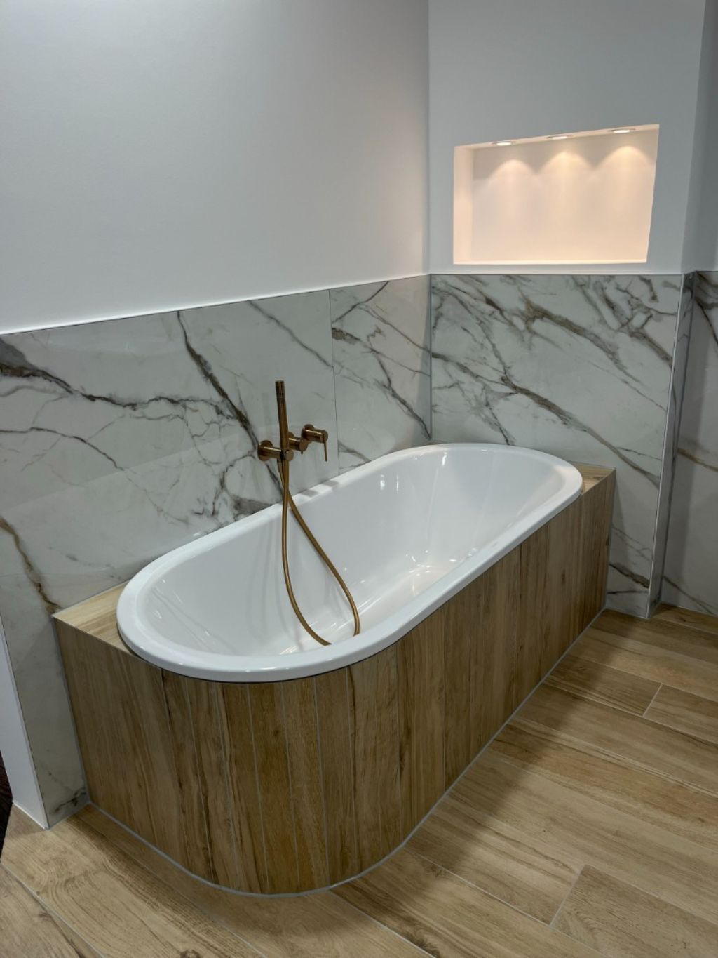 Bild von Koje 18 "Warm Marble"